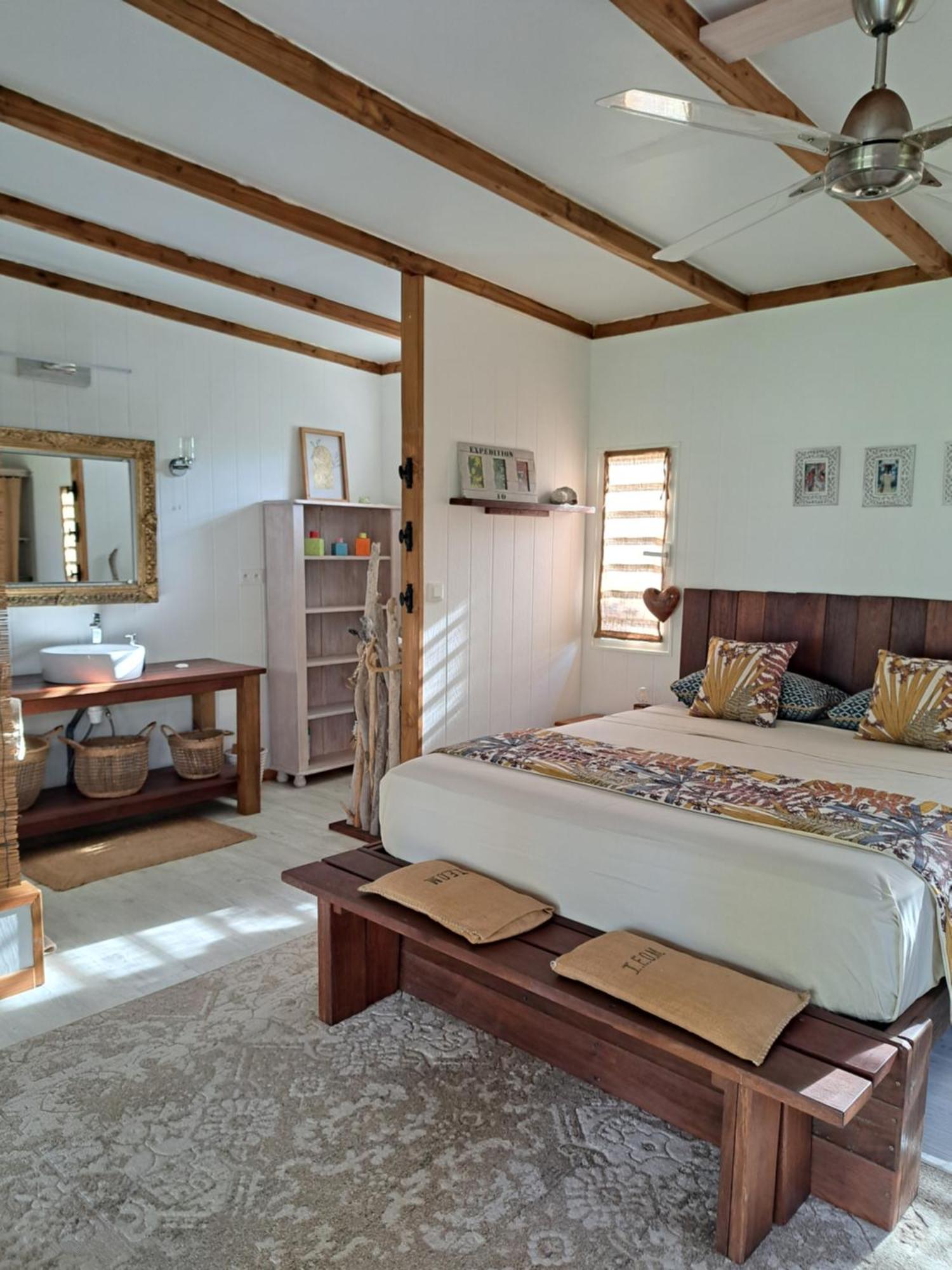 Breeze Ocean Bungalow Moorea Exterior photo